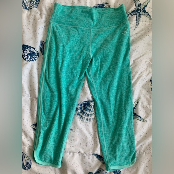 Peloton Pants - EUC Peloton Cropped Leggings size Large